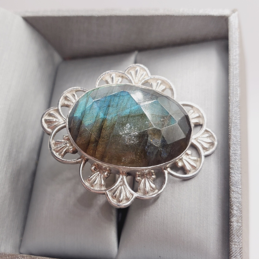 Labradorite Ring - Picture 2 of 9